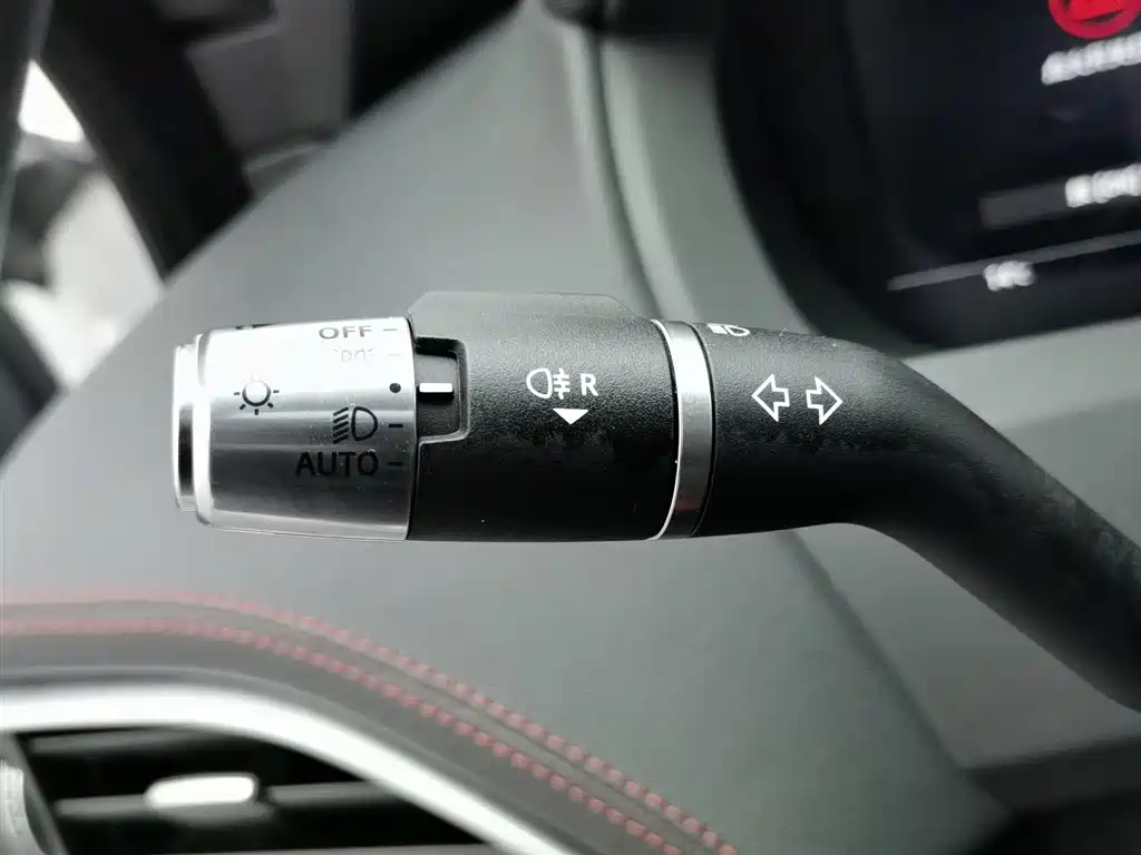 Jaguar XEL 2021 2.0T 250PS R-DYNAMIC S Advanced Sports Edition купить на сайте DeffCars