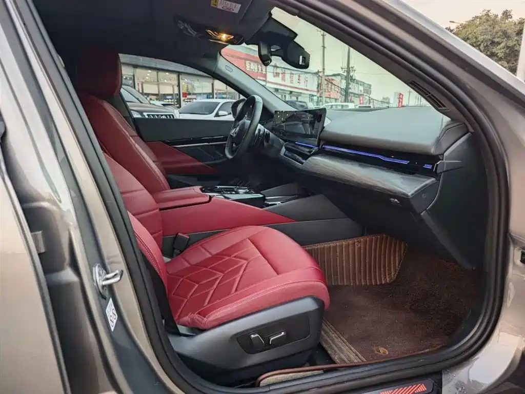 BMW 5 Series 2024 525Li Luxury Package купить на сайте DeffCars