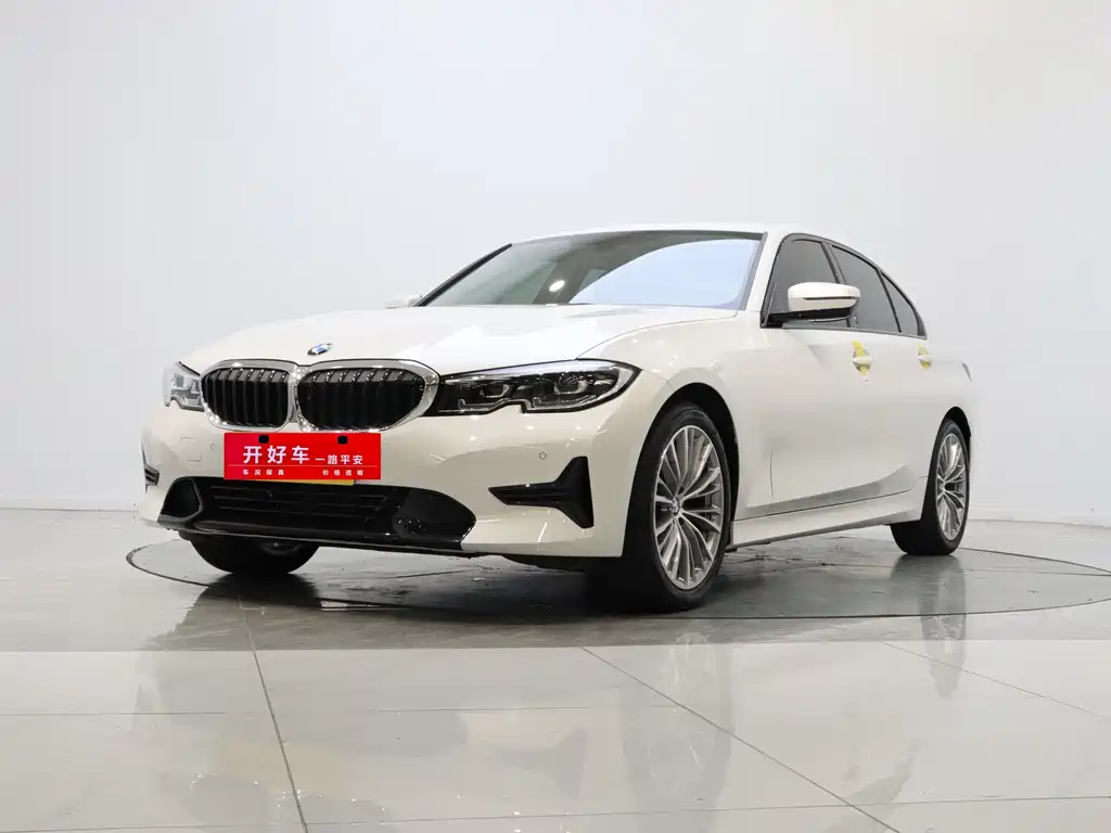 BMW 3 Series 2022 320i Sports Package купить на сайте DeffCars