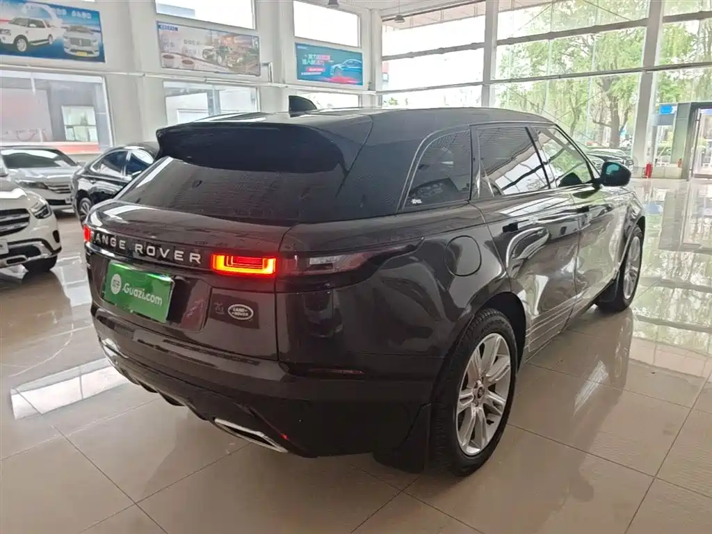 Range Rover Velar 2022 250PS Glitter Gold Collector’s Edition купить на сайте DeffCars