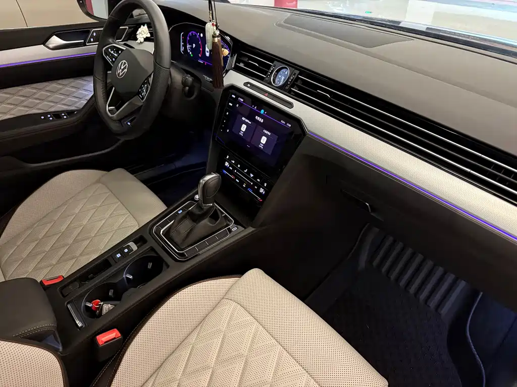 Magotan 2024 model 2 million public model 330TSI DSG luxury model купить на сайте DeffCars