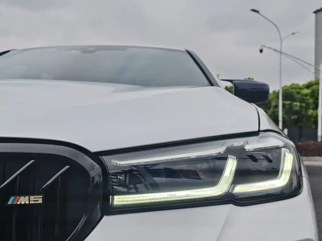 BMW 5 Series 2022 525Li M Sports Package купить на сайте DeffCars