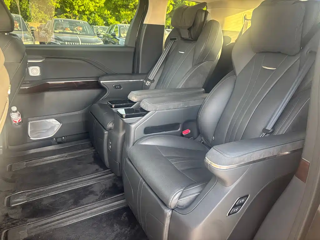 Hongqi HQ9 PHEV 2024 2.0T four-wheel drive luxury version купить на сайте DeffCars
