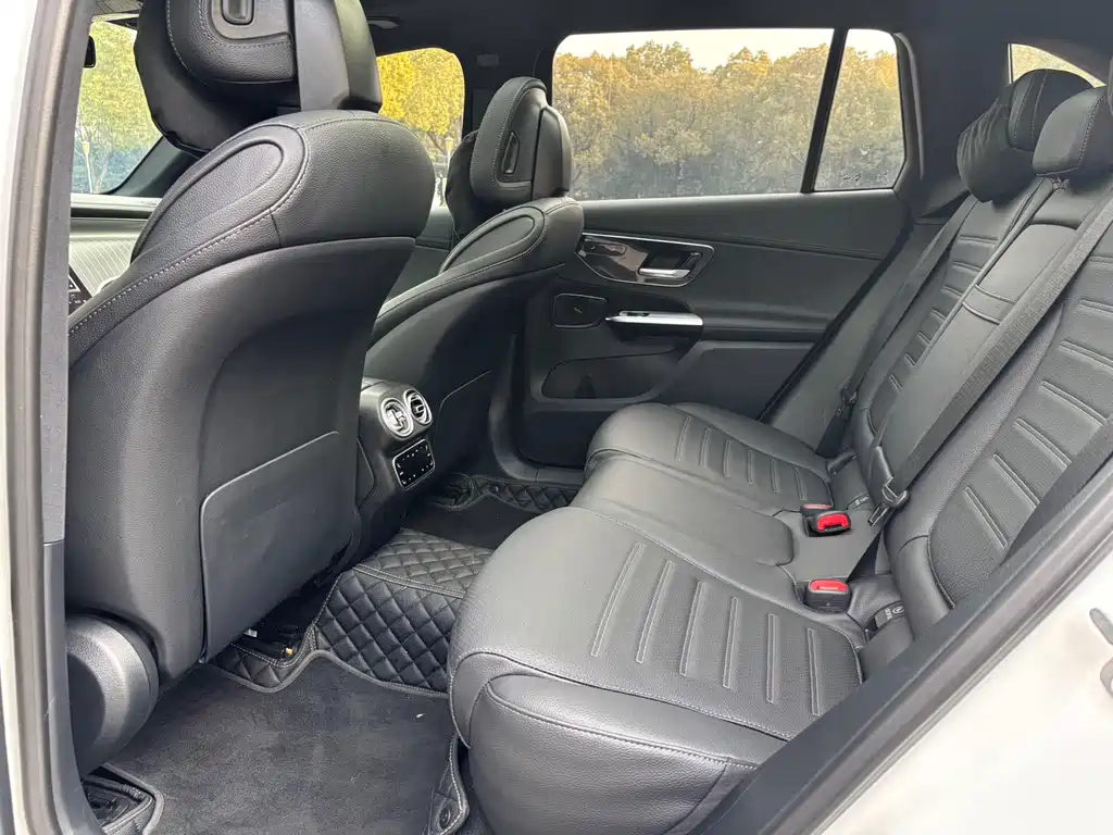 Mercedes-Benz GLC 2023 GLC 260 L 4MATIC luxury model 5 seats купить на сайте DeffCars