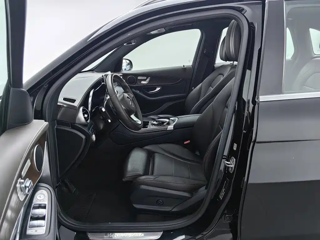 Mercedes-Benz GLC 2017 GLC 300 4MATIC Dynamic купить на сайте DeffCars