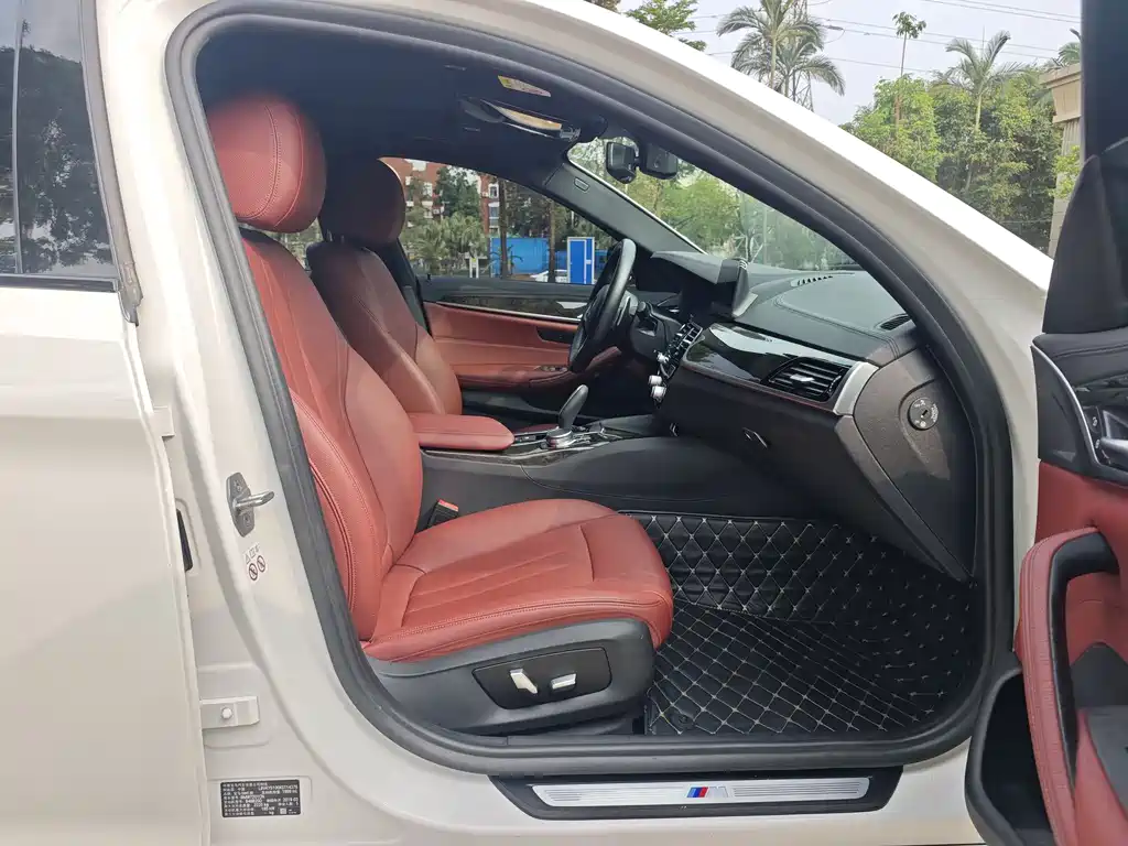 BMW 5 Series 2019 530Li Leading M Sports Package купить на сайте DeffCars