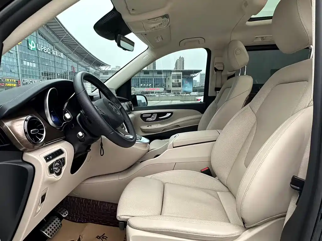 Mercedes-Benz V-Class 2022 V 260 L Long Wheelbase Luxury Edition купить на сайте DeffCars