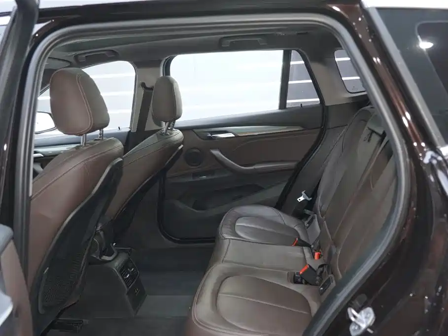 BMW X1 2019 xDrive20Li Exclusive Model купить на сайте DeffCars