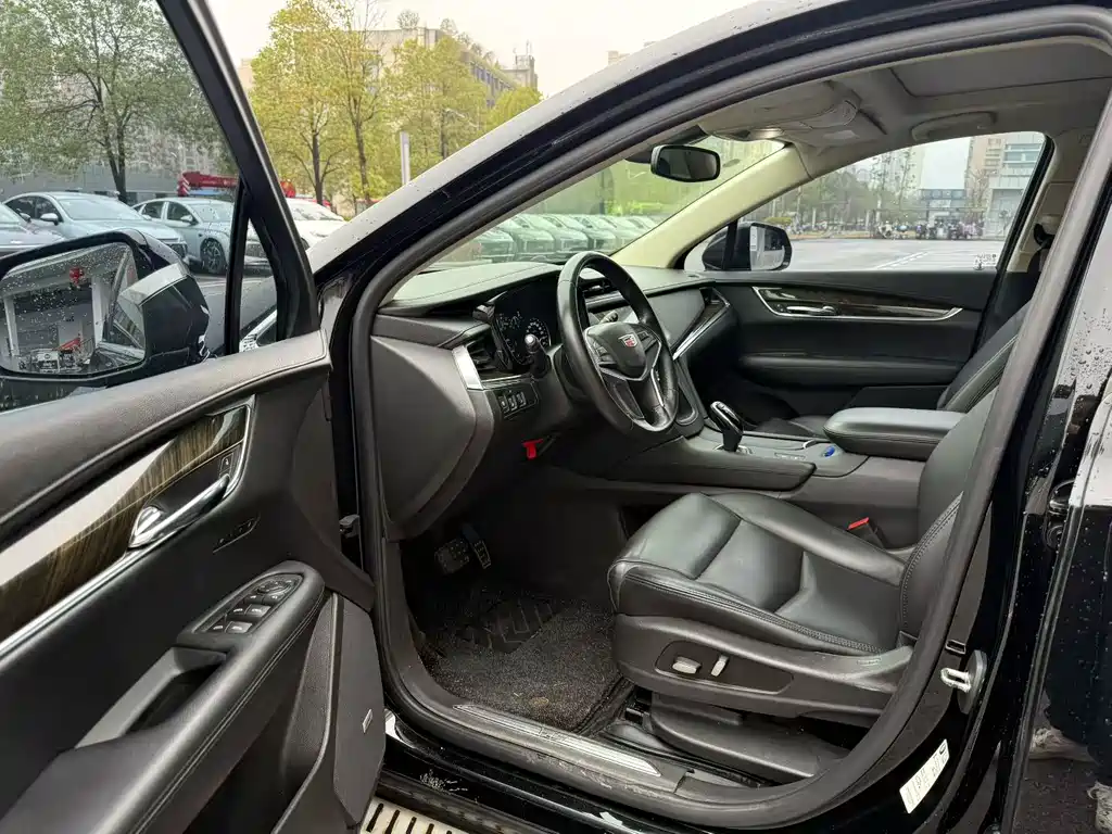 Cadillac XT5 2018 25T luxury model купить на сайте DeffCars