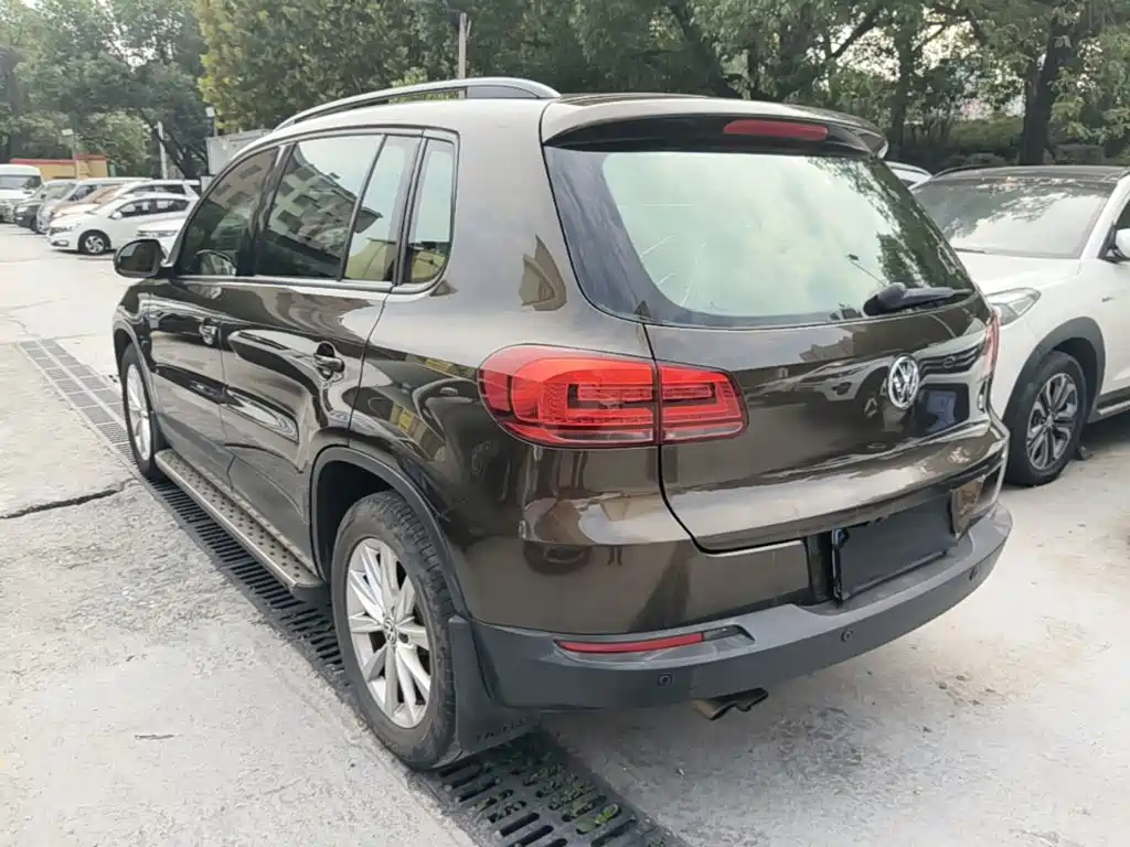 Tiguan 2015 1.8TSI automatic two-wheel drive comfort version купить на сайте DeffCars