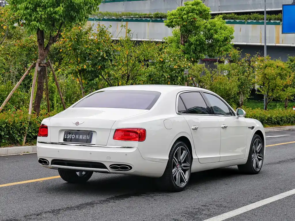 Flying Spur 2017 4.0T V8 Standard Edition купить на сайте DeffCars