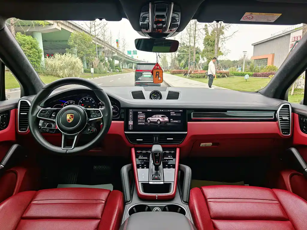 Cayenne New Energy 2021 Cayenne E-Hybrid 2.0T купить на сайте DeffCars