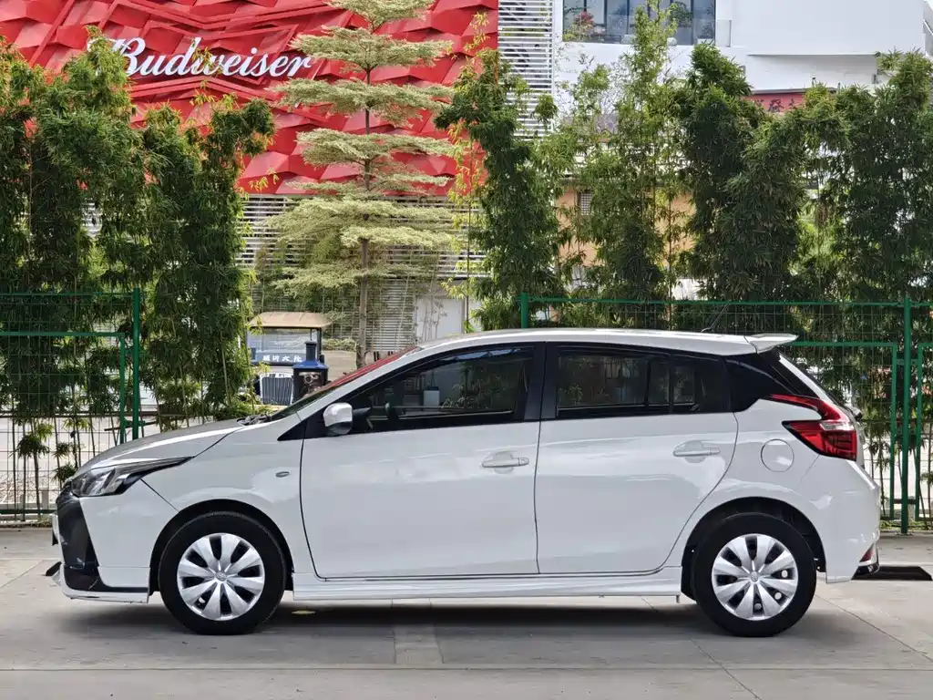 YARiS L 2017 1.5E CVT upgraded version купить на сайте DeffCars