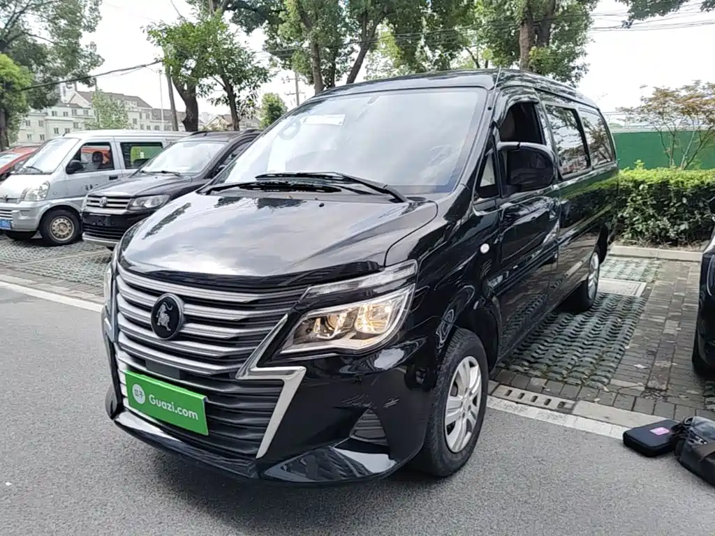 Lingzhi 2023 M5L 1.6L basic model 7 seats купить на сайте DeffCars