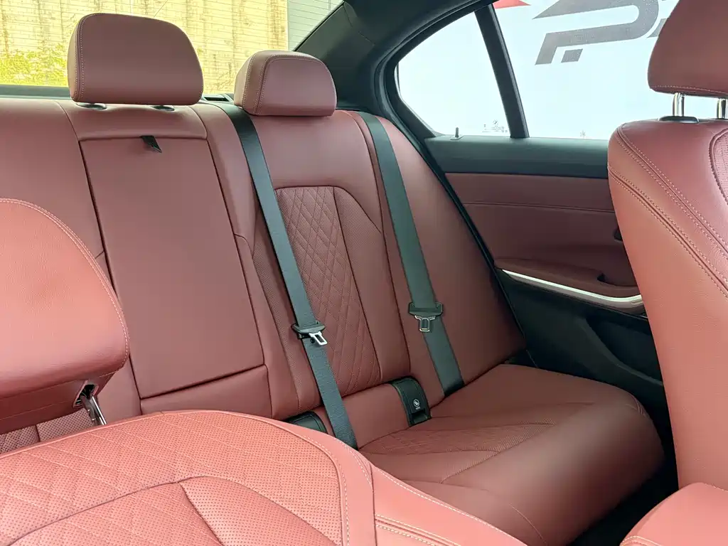 BMW 3 Series 2024 330i M Sports Night Package купить на сайте DeffCars