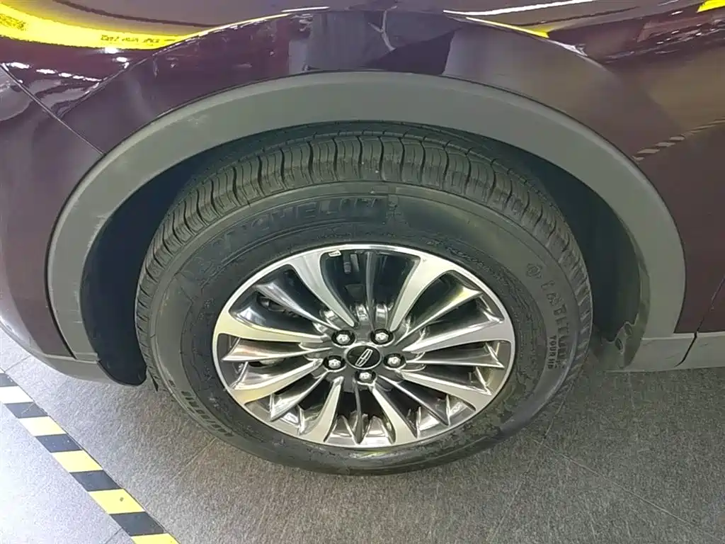 Voyager imported 2019 2.0T two-wheel drive exclusive version, National VI купить на сайте DeffCars