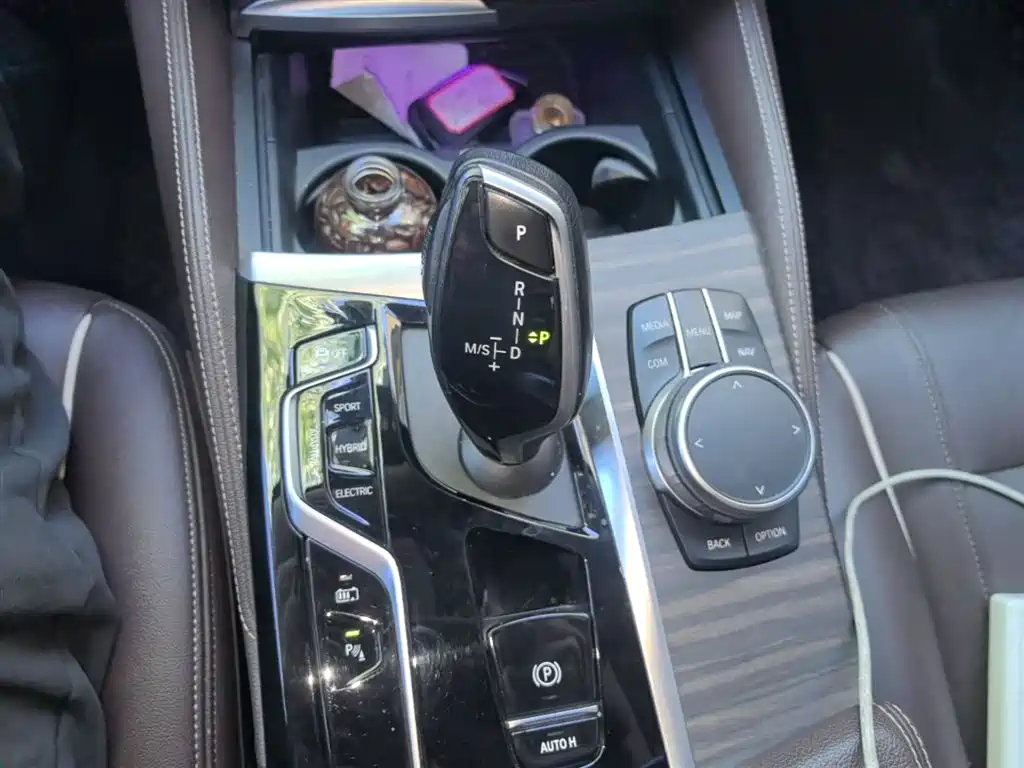 BMW 5 Series New Energy 2022 535Le Luxury Package купить на сайте DeffCars
