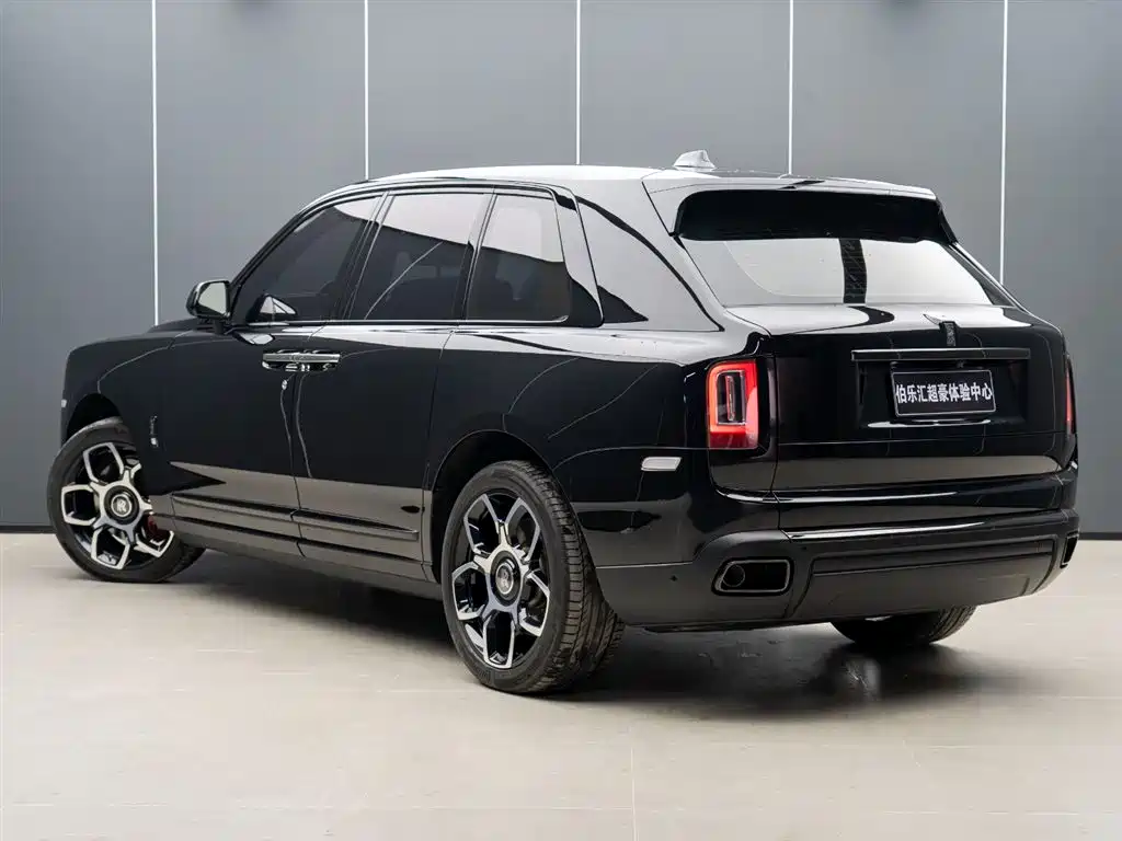 Cullinan 2020 Black Badge купить на сайте DeffCars