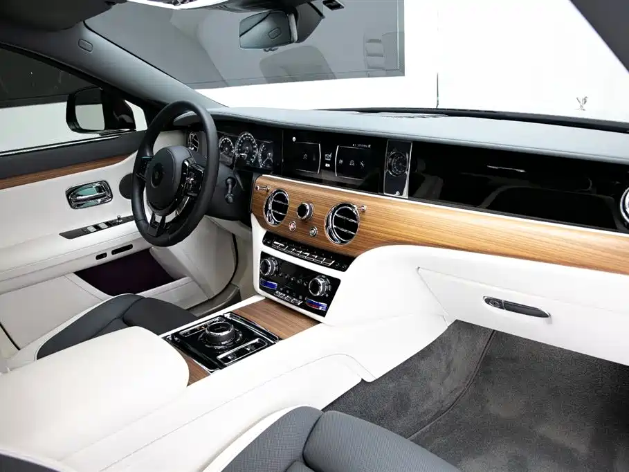 Ghost 2021 6.7T long wheelbase version купить на сайте DeffCars