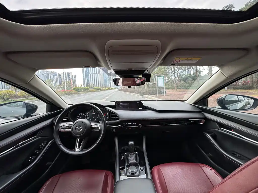 Mazda3 Angkesela 2022 2.0L Automatic Quality Obsidian Edition купить на сайте DeffCars