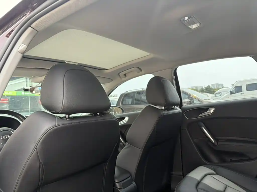 Audi A1 2014 30 TFSI Sportback comfort model купить на сайте DeffCars