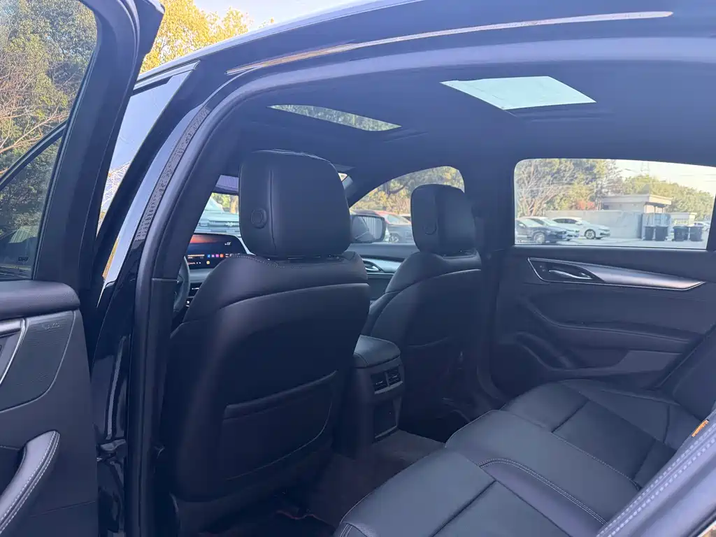 Cadillac CT5 2024 28T Luxury Pro купить на сайте DeffCars