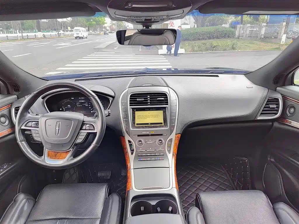 Voyager imported 2019 2.7T four-wheel drive premium version, National VI купить на сайте DeffCars