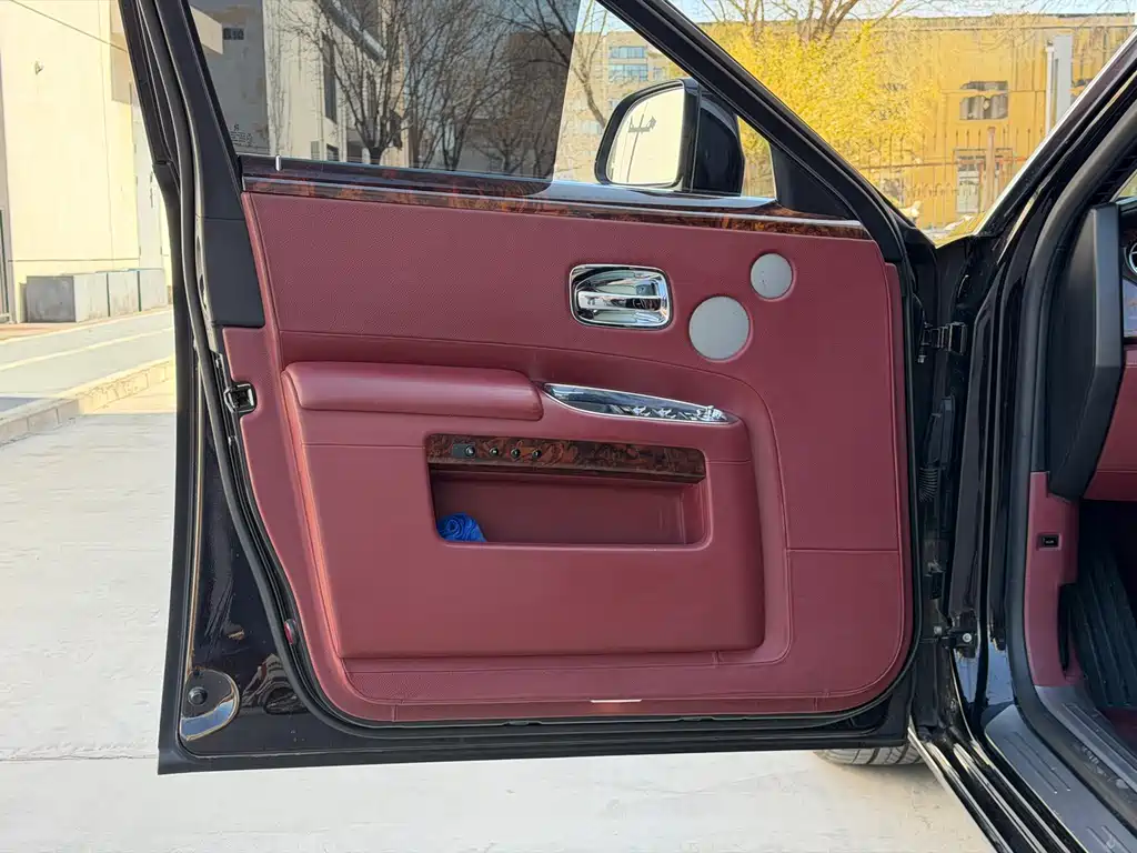 Ghost 2015 Series II Extended Edition купить на сайте DeffCars