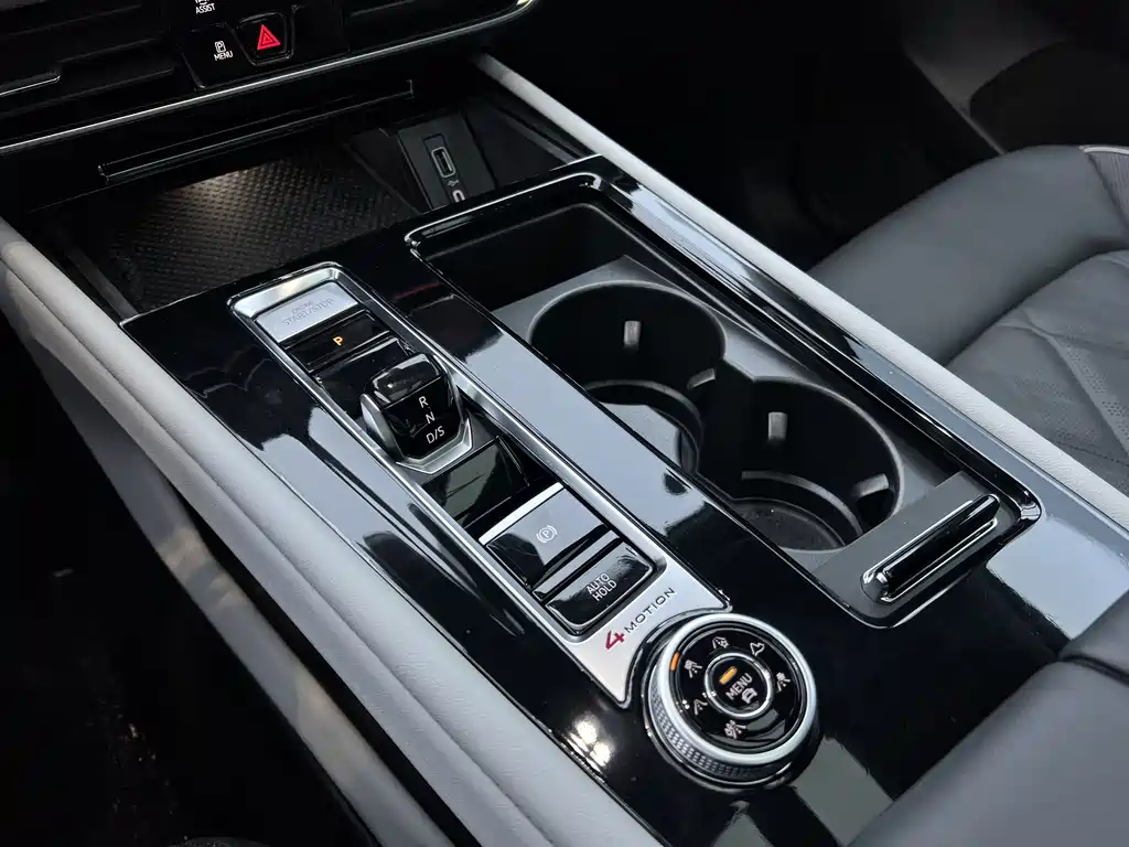 Touron 2024 380TSI four-wheel drive Dragon Edition купить на сайте DeffCars