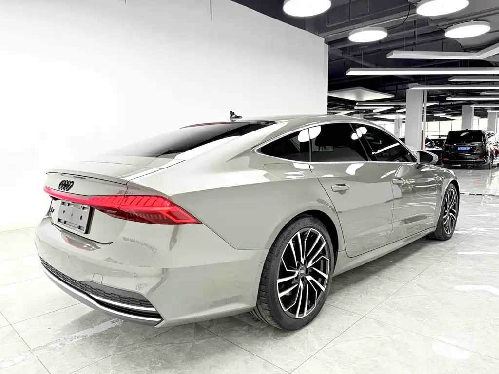 Audi A7 2023 45 TFSI Premium Selection купить на сайте DeffCars