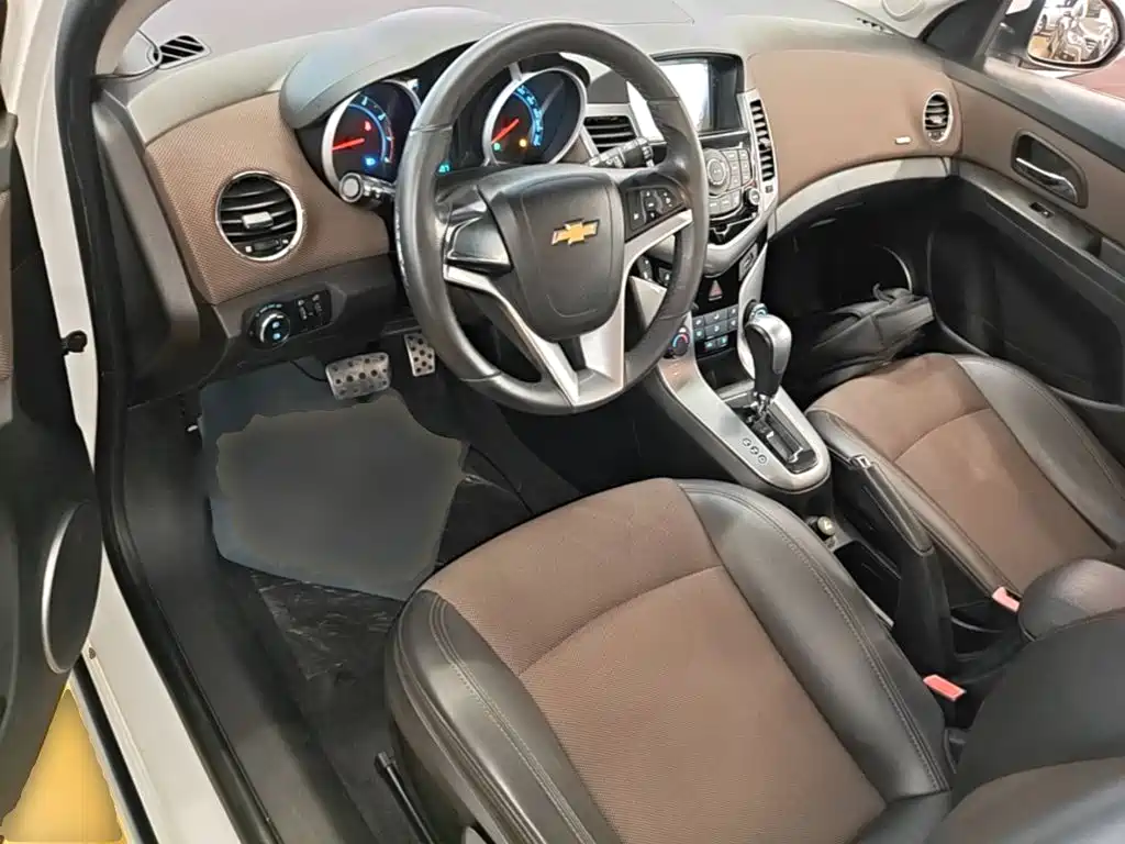 Cruze 2013 hatchback 1.6L automatic luxury model купить на сайте DeffCars