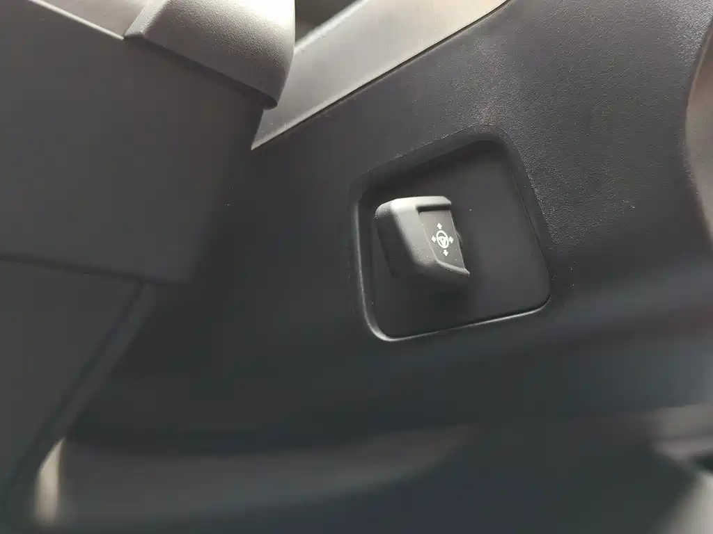 BMW 5 Series 2025 525Li M Sports Package купить на сайте DeffCars