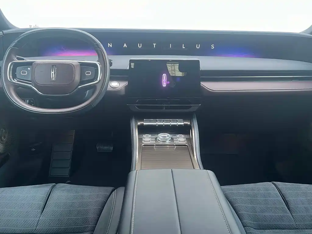 Voyager 2025 2.0T four-wheel drive presidential hybrid version купить на сайте DeffCars
