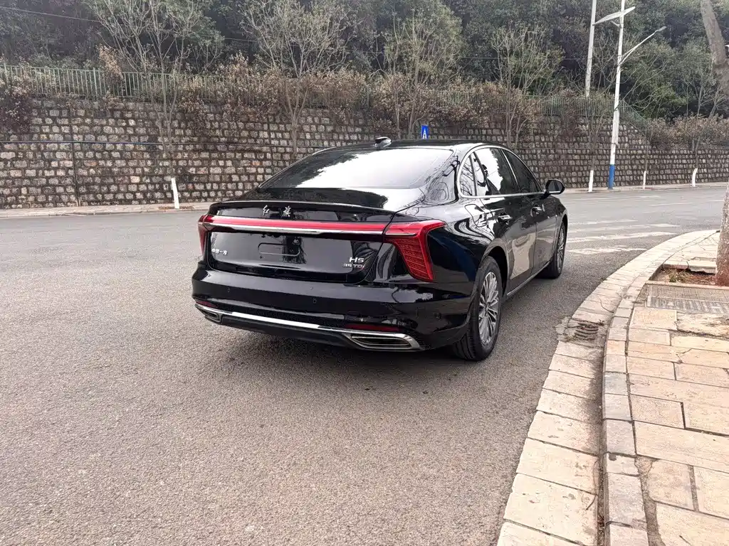 Hongqi H5 2023 1.5T DCT Zhilian Qiyun Edition купить на сайте DeffCars