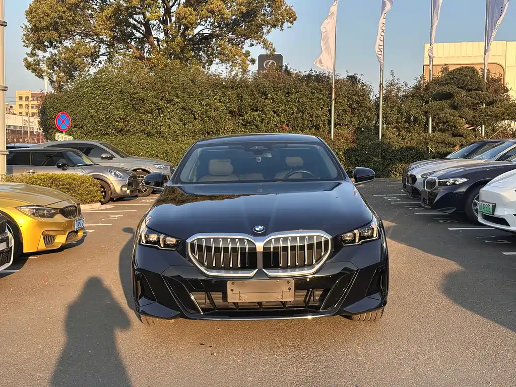 BMW 5 Series 2025 525Li M Sports Package купить на сайте DeffCars