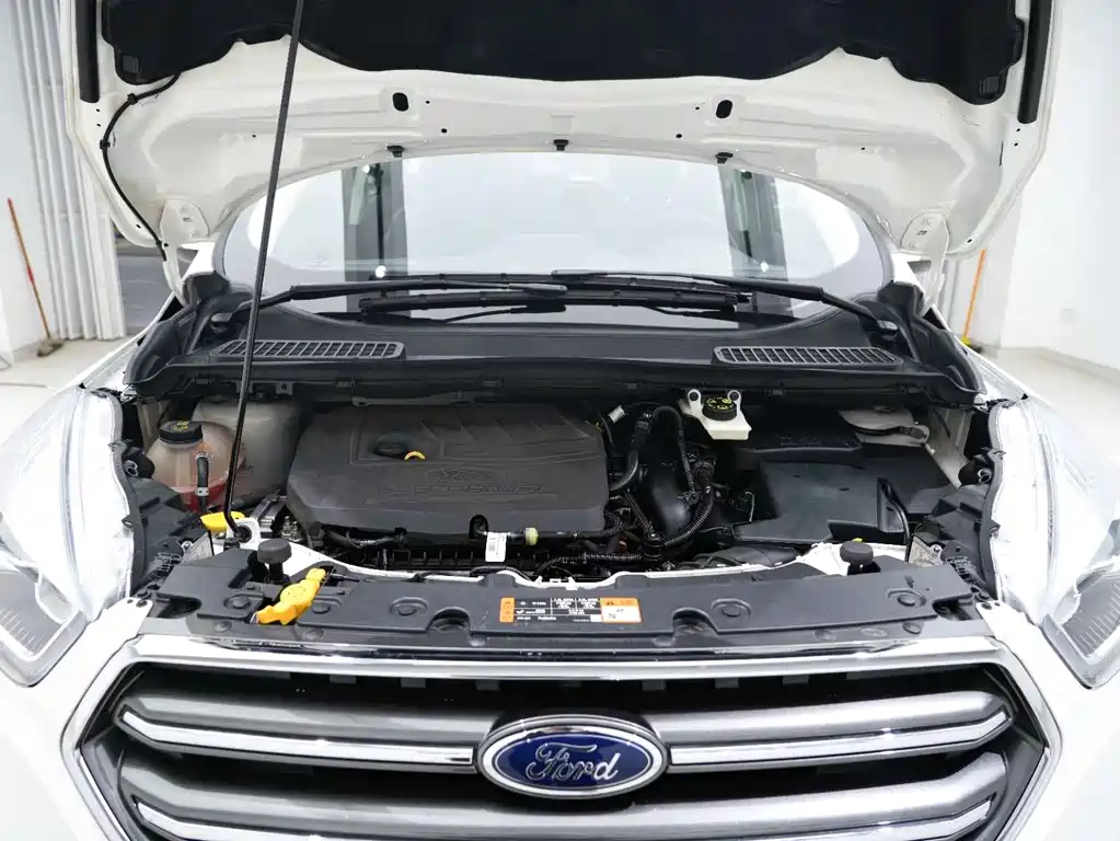 Escape 2019 EcoBoost 180 two-wheel drive platinum airfoil National VI купить на сайте DeffCars