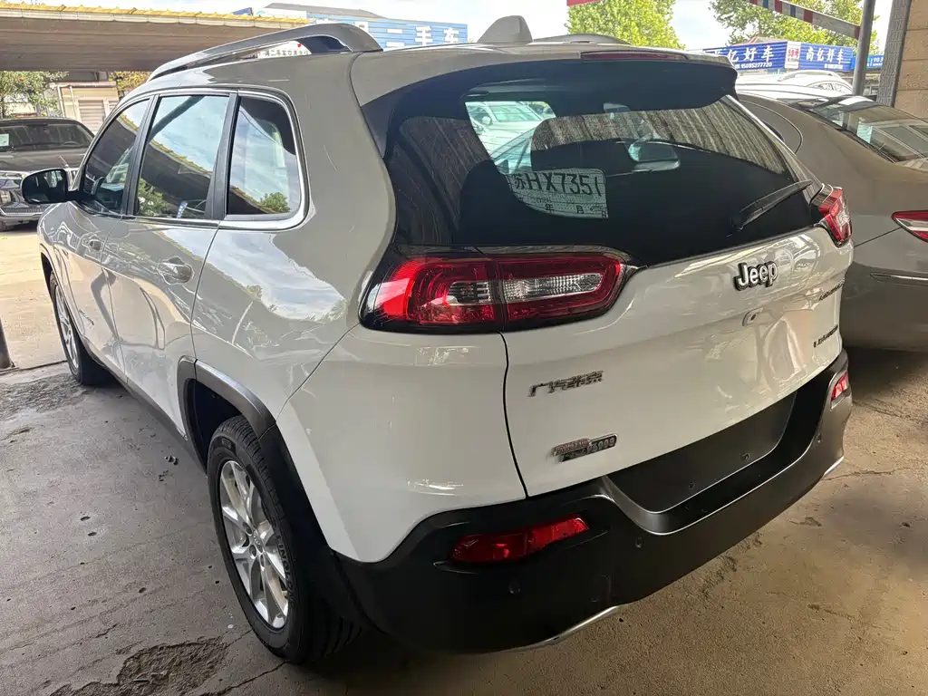 Cherokee (Китай) 2017 2.0L Superior Edition купить на сайте DeffCars