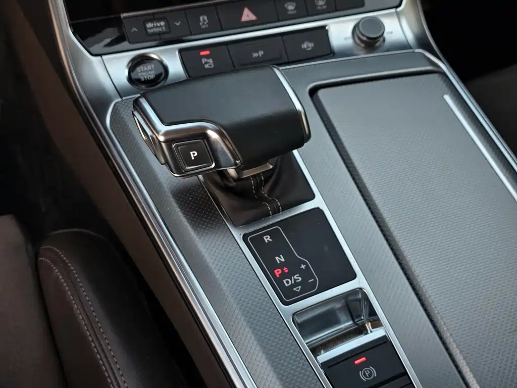 Audi A7L 2024 45TFSI quattro S-line vision type liquid crystal package купить на сайте DeffCars