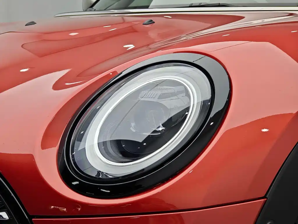MINI CLUBMAN 2023 2.0T COOPER S Connoisseur купить на сайте DeffCars