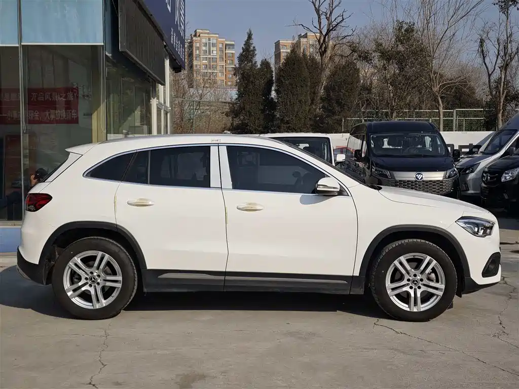 Mercedes-Benz GLA 2023 GLA 200 купить на сайте DeffCars