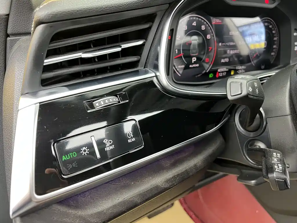 Audi Q8 2024 55 TFSI luxury and dynamic model купить на сайте DeffCars