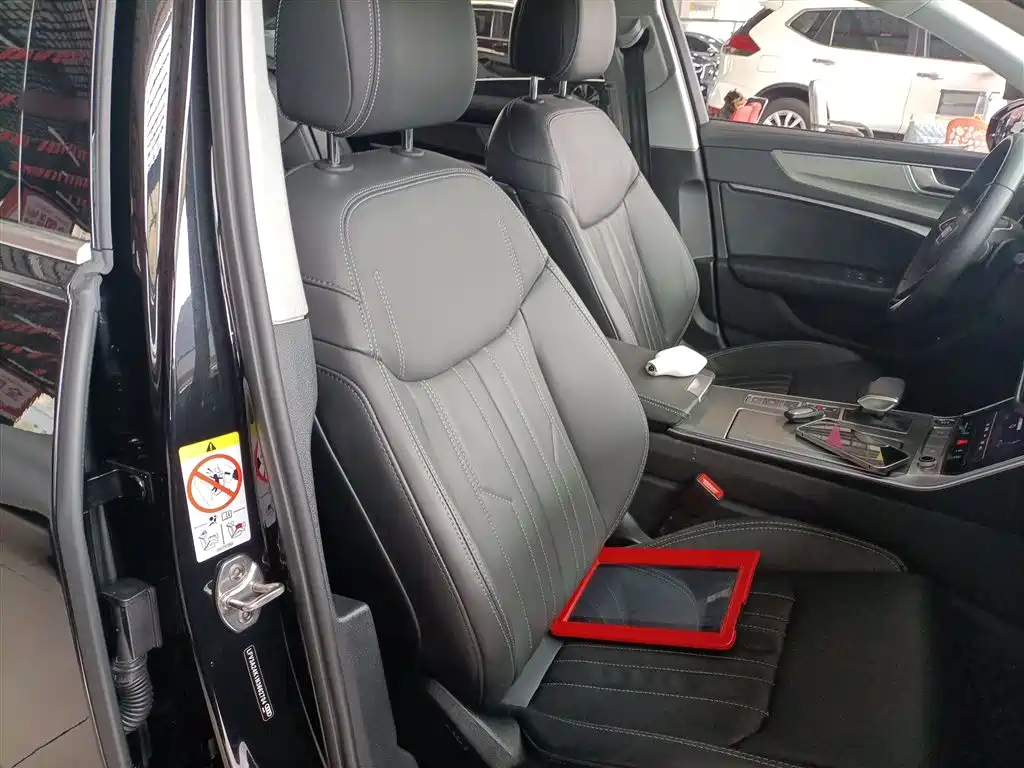Audi A6L 2023 45 TFSI Premium Elegant Model купить на сайте DeffCars