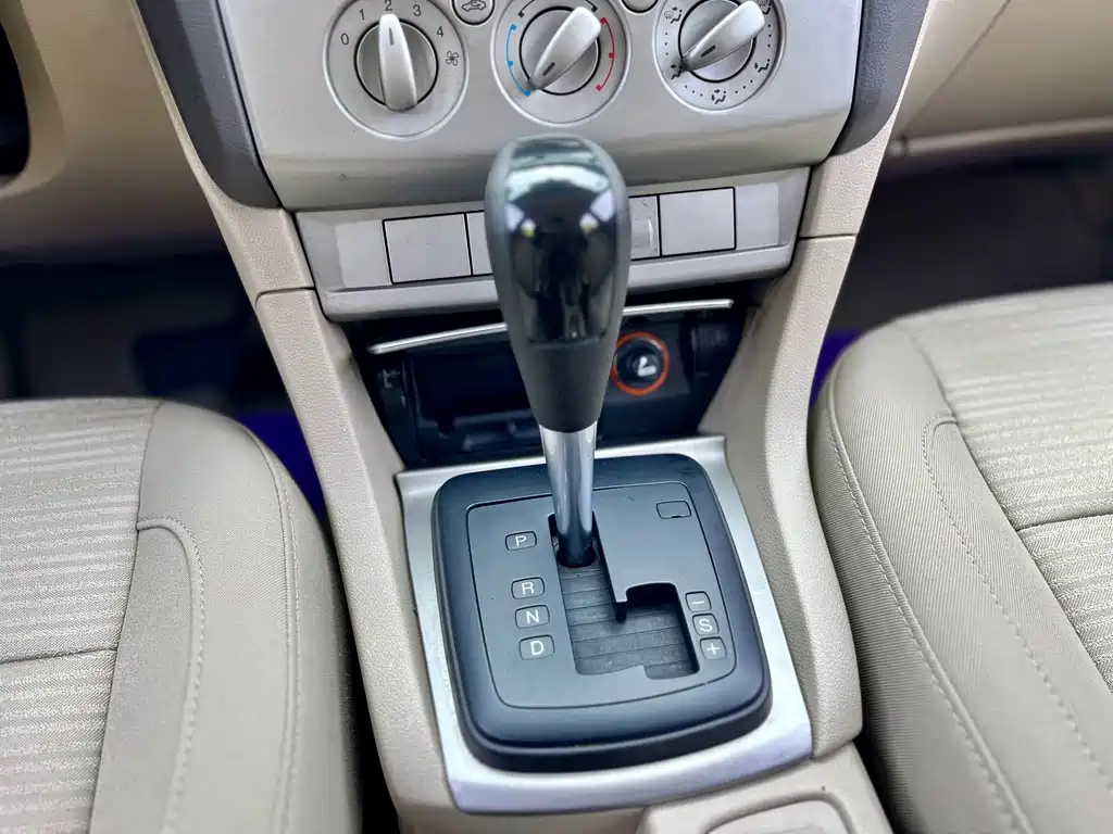 Focus 2013 sedan classic 1.8L automatic basic model купить на сайте DeffCars