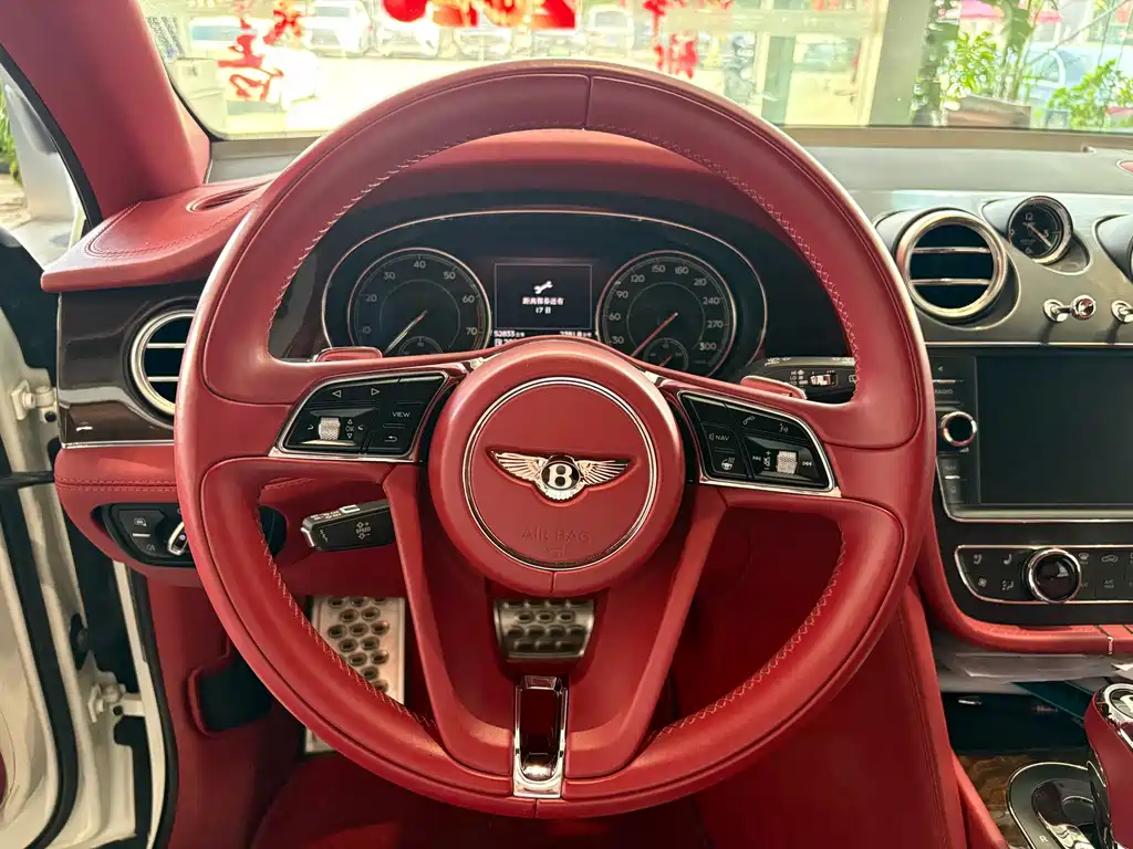 Bentayga 2017 6.0T Standard Edition купить на сайте DeffCars
