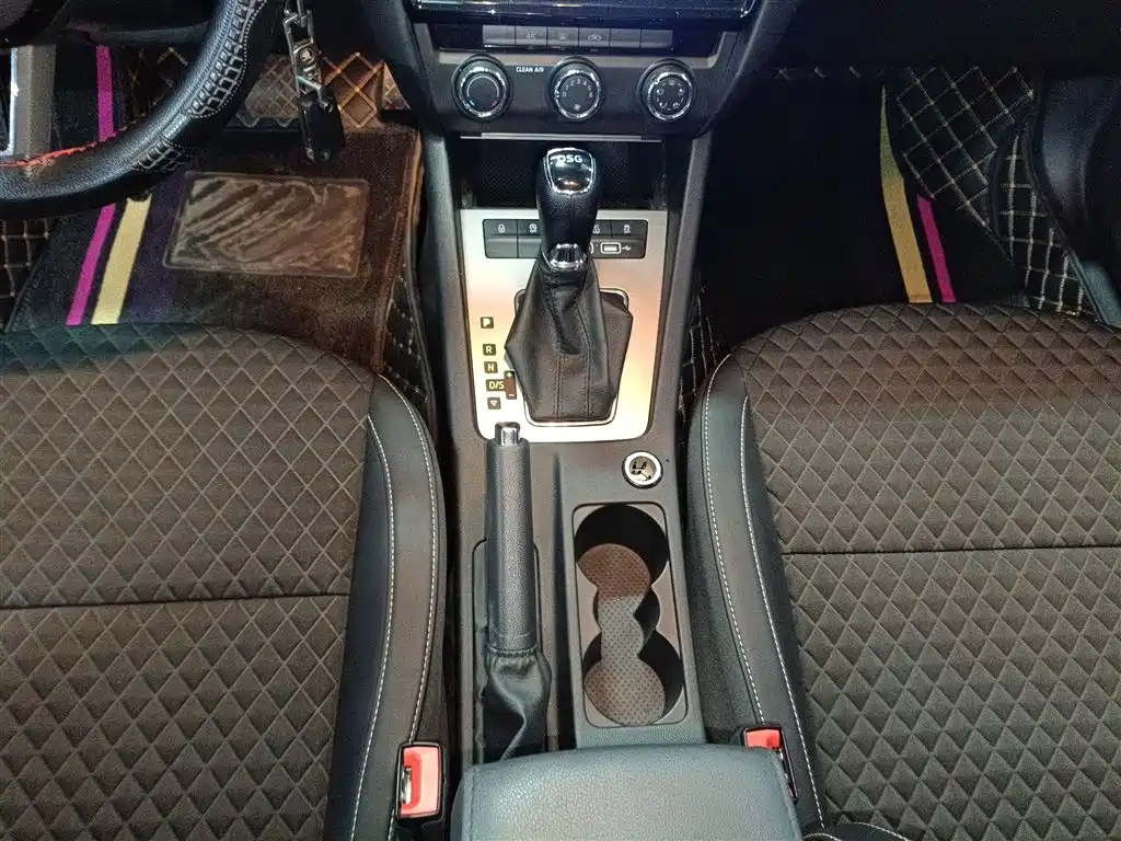 Octavia 2019 TSI230 DSG Smart Deluxe Edition National V купить на сайте DeffCars