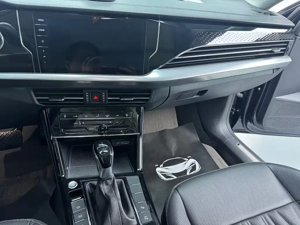 Passat 2023 380TSI Deluxe Edition купить на сайте DeffCars