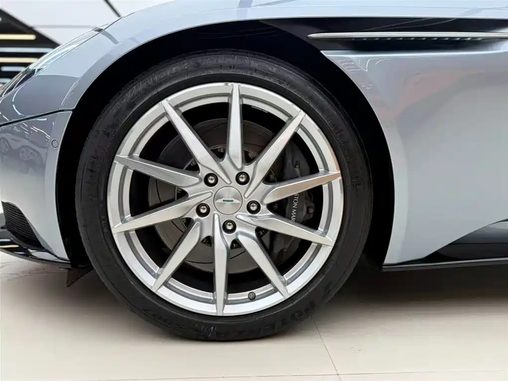 Aston Martin DB11 2020 4.0T V8 Coupe купить на сайте DeffCars