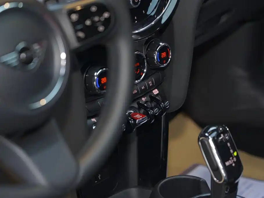 MINI 2022 1.5T COOPER Artist купить на сайте DeffCars