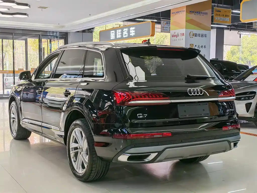 Audi Q7 2023 45 TFSI quattro S line sports купить на сайте DeffCars