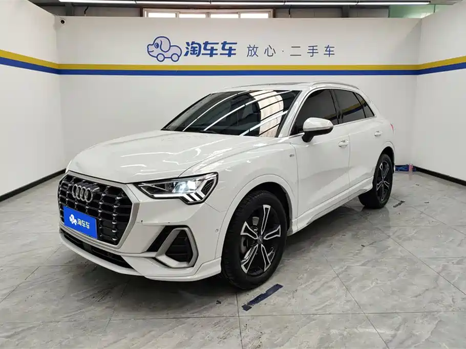 Audi Q3 2021 45 TFSI quattro fashionable and dynamic купить на сайте DeffCars